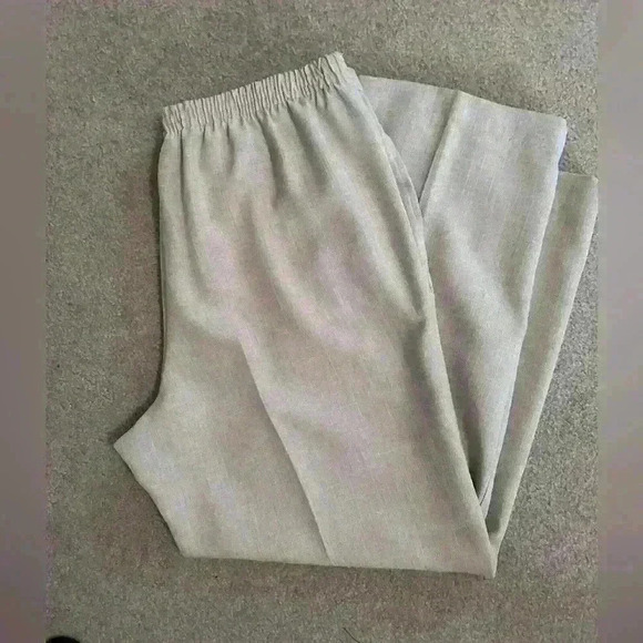 Like New Alfred Dunner Pull on Pants - Picture 1 of 5